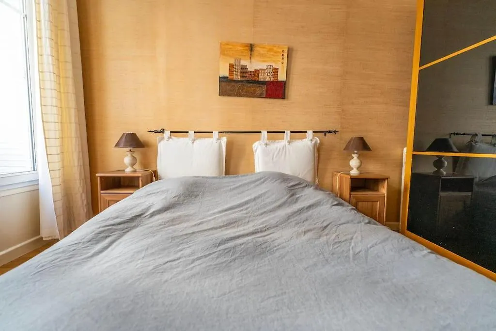 Apartment Creative Artist's Retreat In Paris